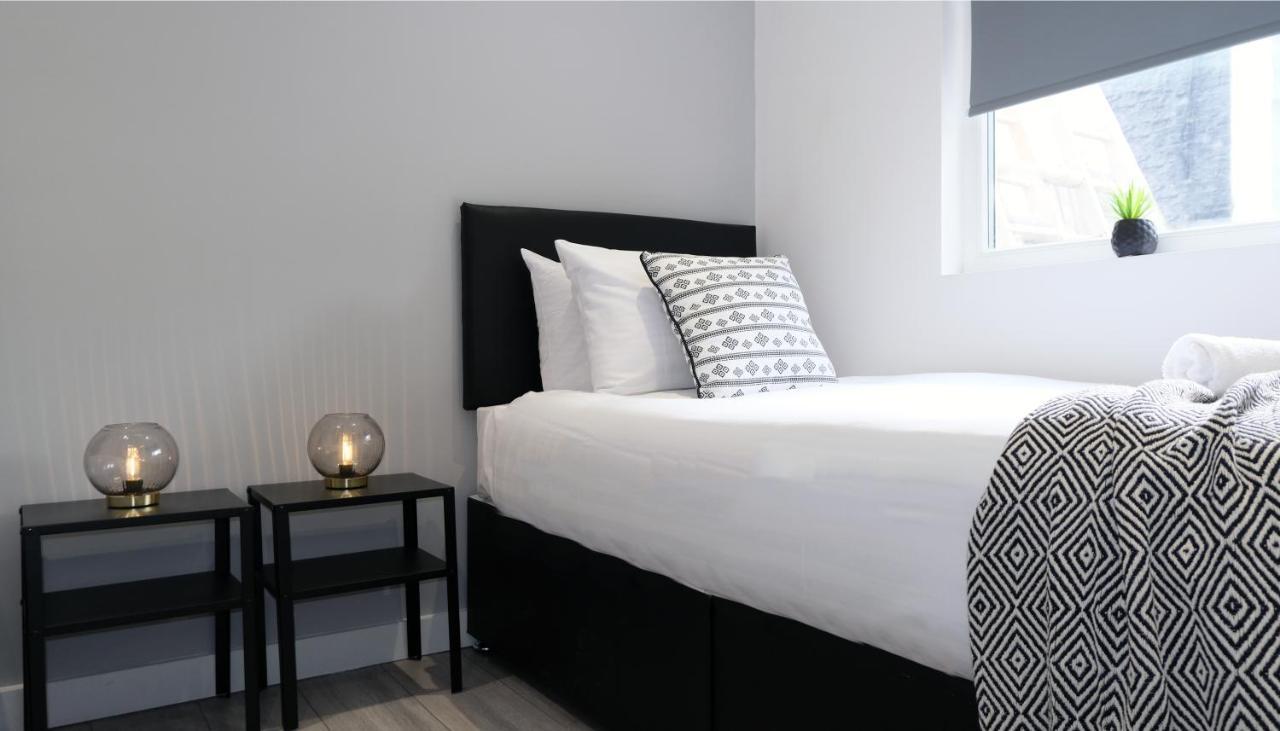 The Kop End Hotel By Serviced Living Liverpool Exterior foto